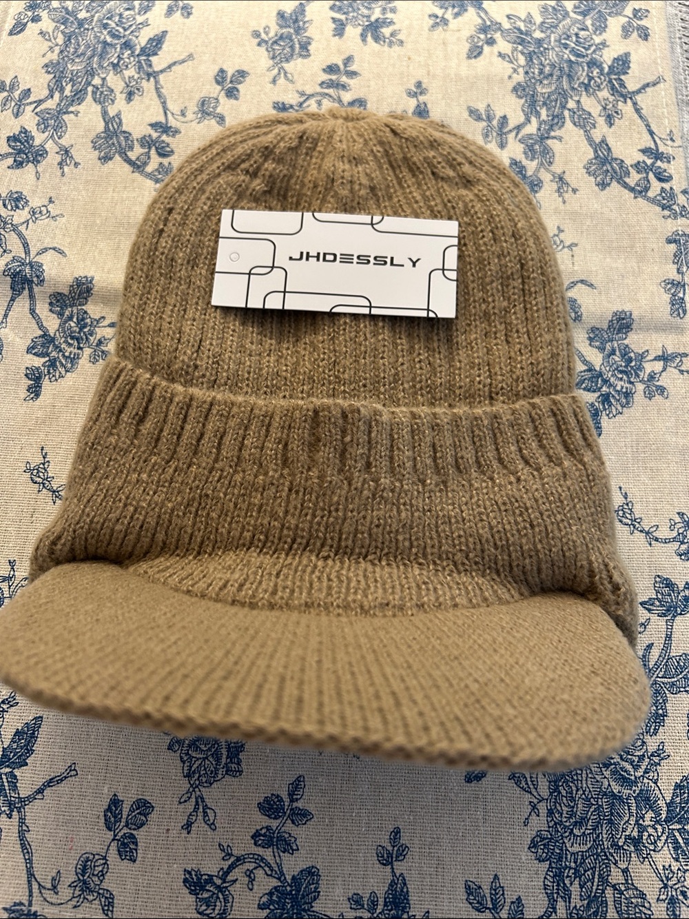 Men’s Knit Visor Beanie in Camel